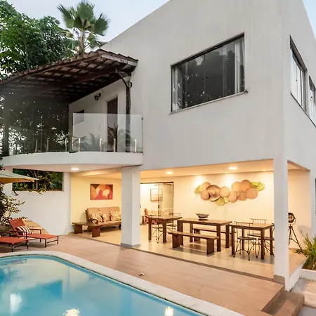 Casa Luxo nas Piscinas Naturais-2